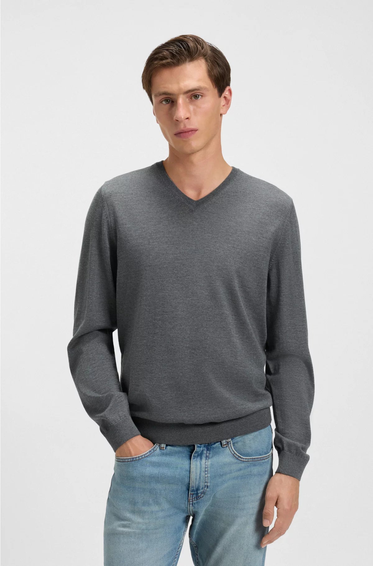 SLIM-FIT V-NECK SWEATER IN VIRGIN WOOL