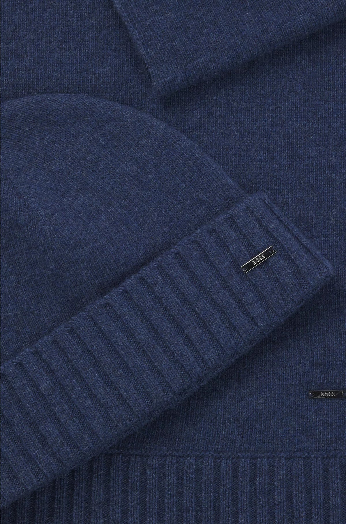 WOOL-BLEND BEANIE HAT AND SCARF GIFT SET
