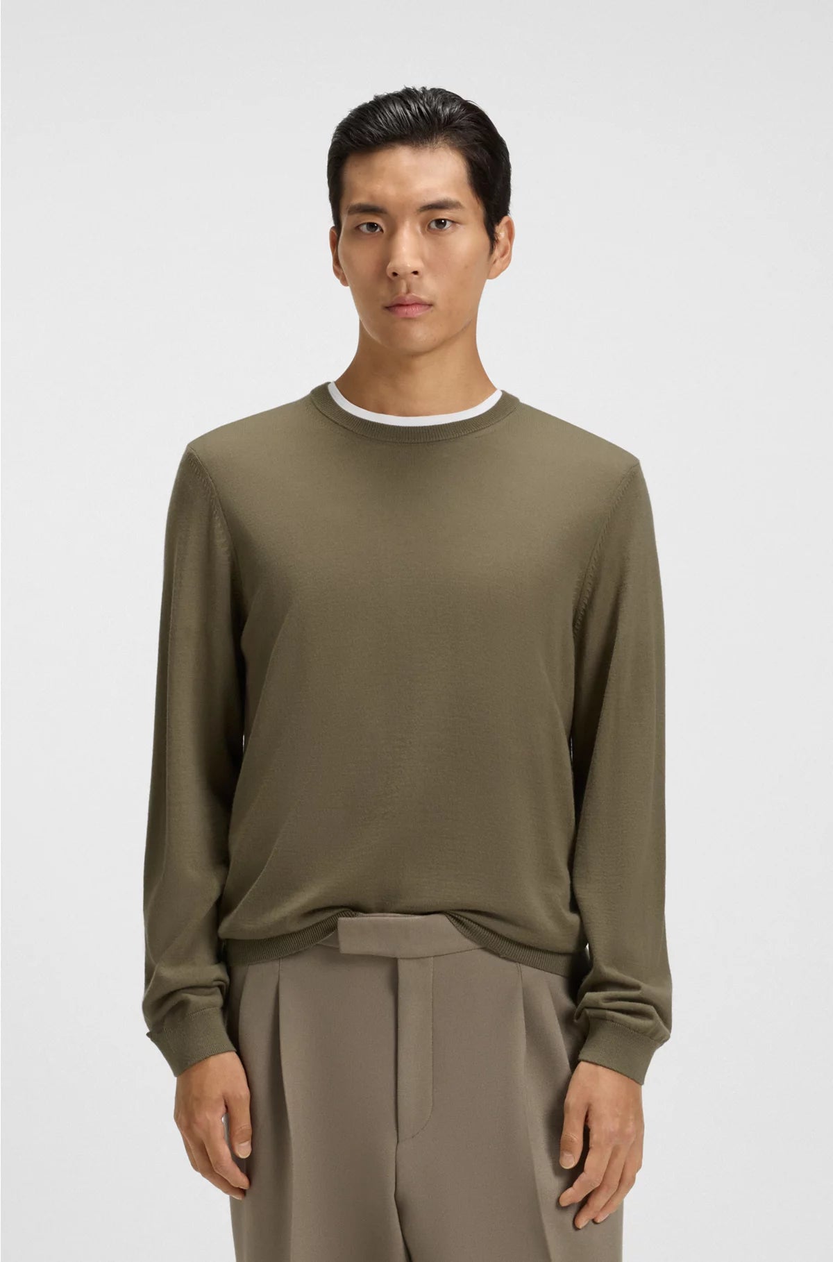 SLIM-FIT SWEATER IN MERINO WOOL WITH CREW NECKLINE