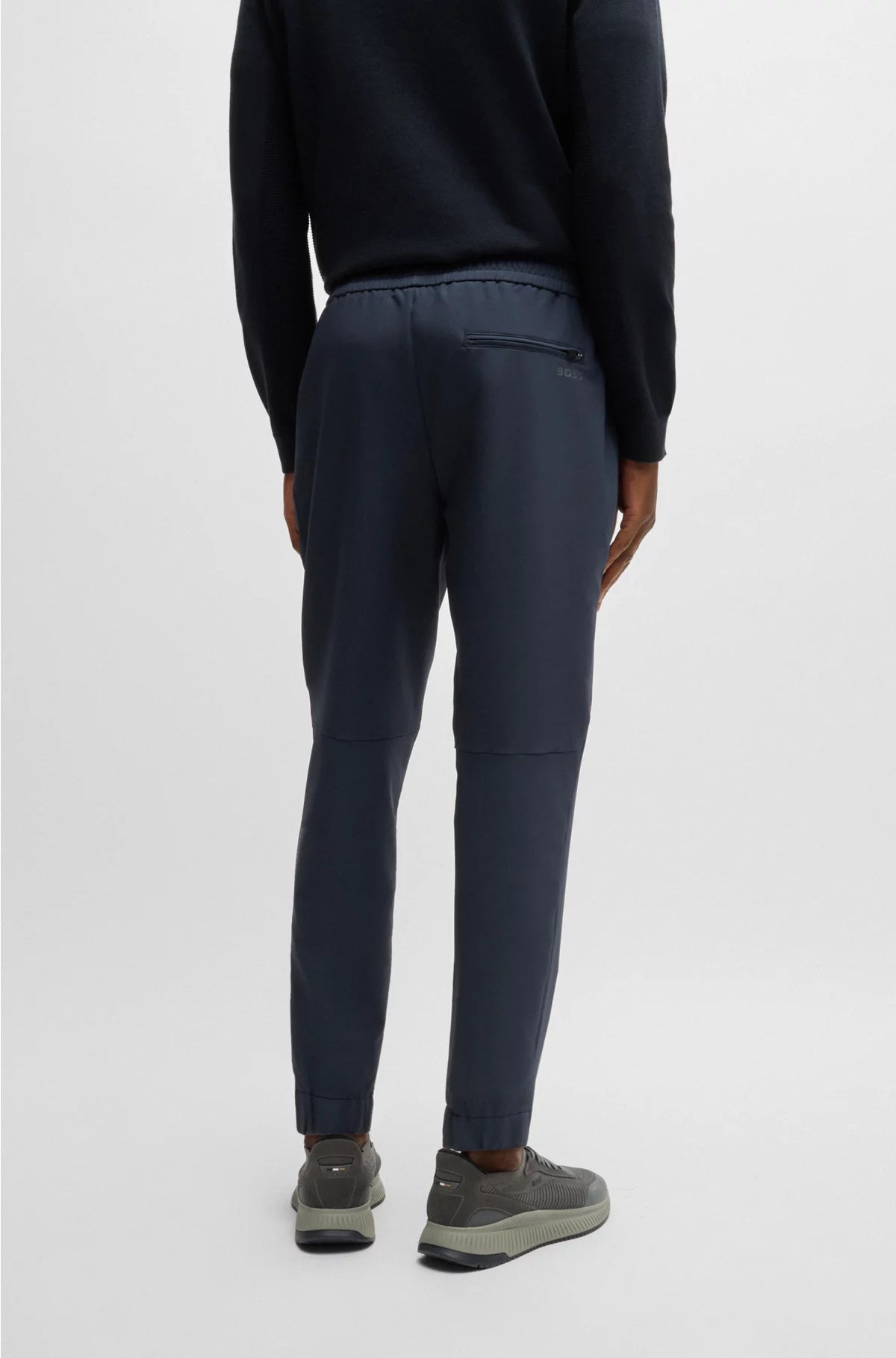 TAPERED-FIT CHINOS IN EASY-IRON FOUR-WAY STRETCH FABRIC