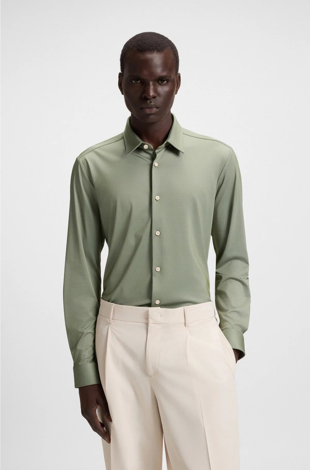 SLIM-FIT SHIRT IN STRUCTURED PERFORMANCE-STRETCH FABRIC