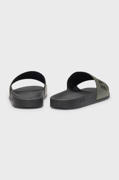 ITALIAN-MADE SLIDES WITH LARGE LOGO DETAIL