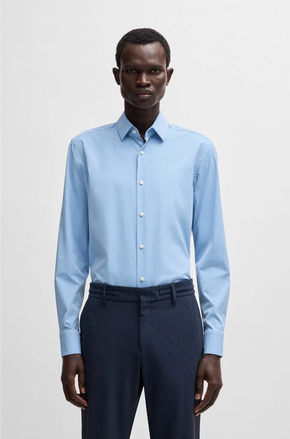 SLIM-FIT SHIRT IN STRIPED PERFORMANCE-STRETCH FABRIC