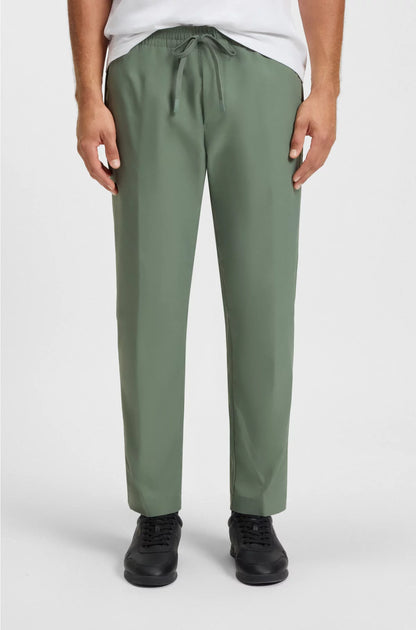 WATER-REPELLENT TROUSERS IN LIGHTWEIGHT EASY-IRON FABRIC