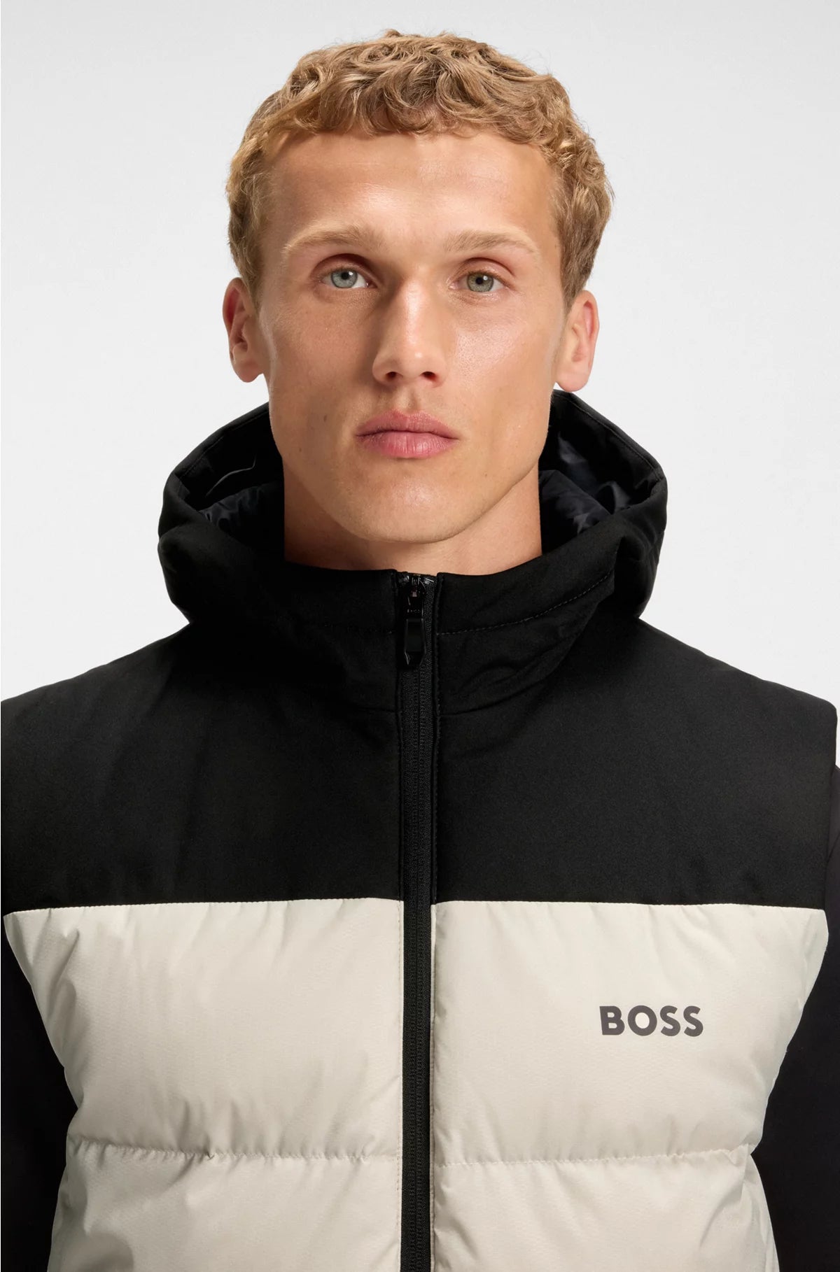 WATER-REPELLENT HOODED GILET WITH DOWN FILLING