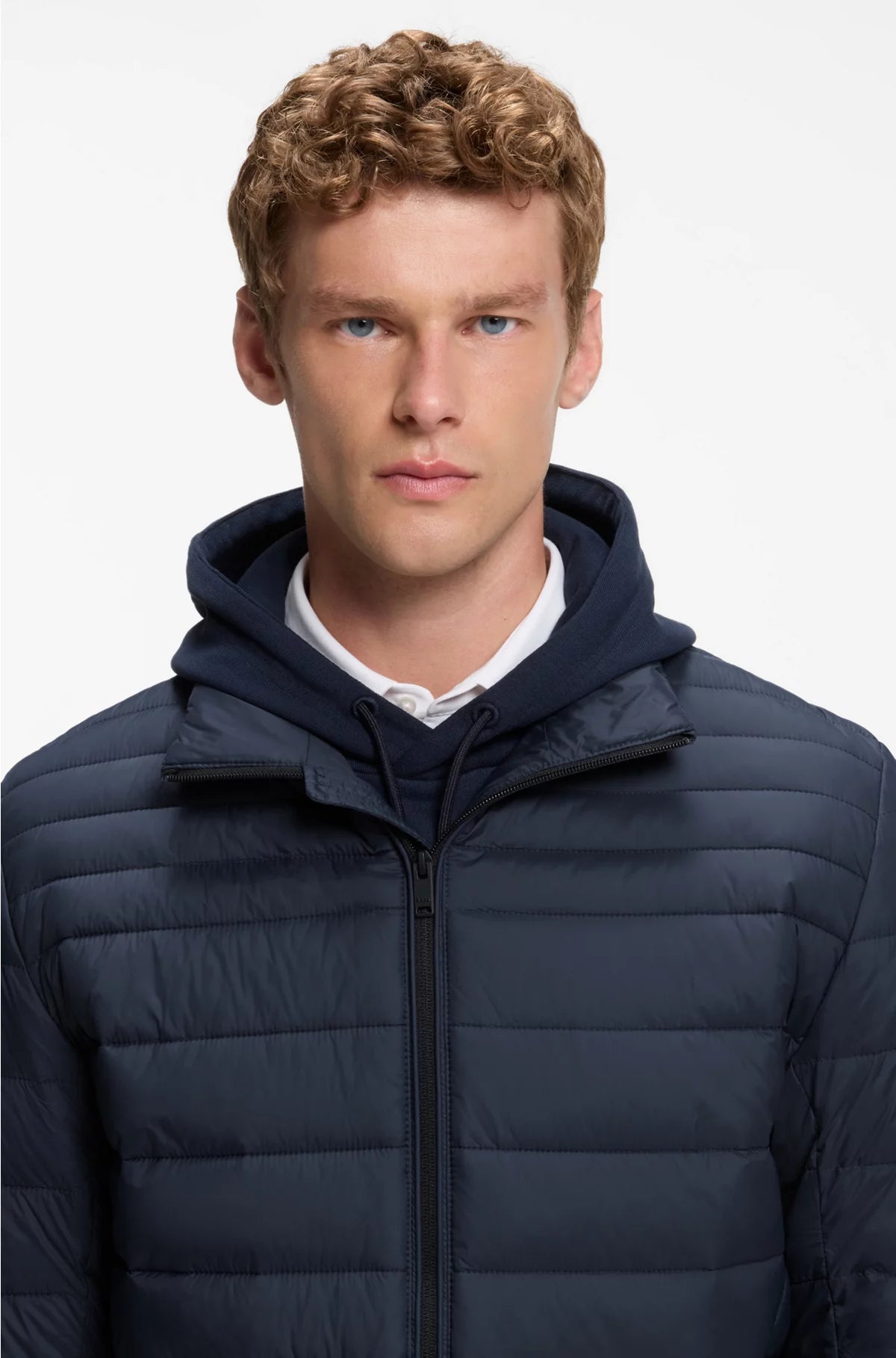 PACKABLE SLIM-FIT JACKET WITH WATER-REPELLENT MIXED QUILTING