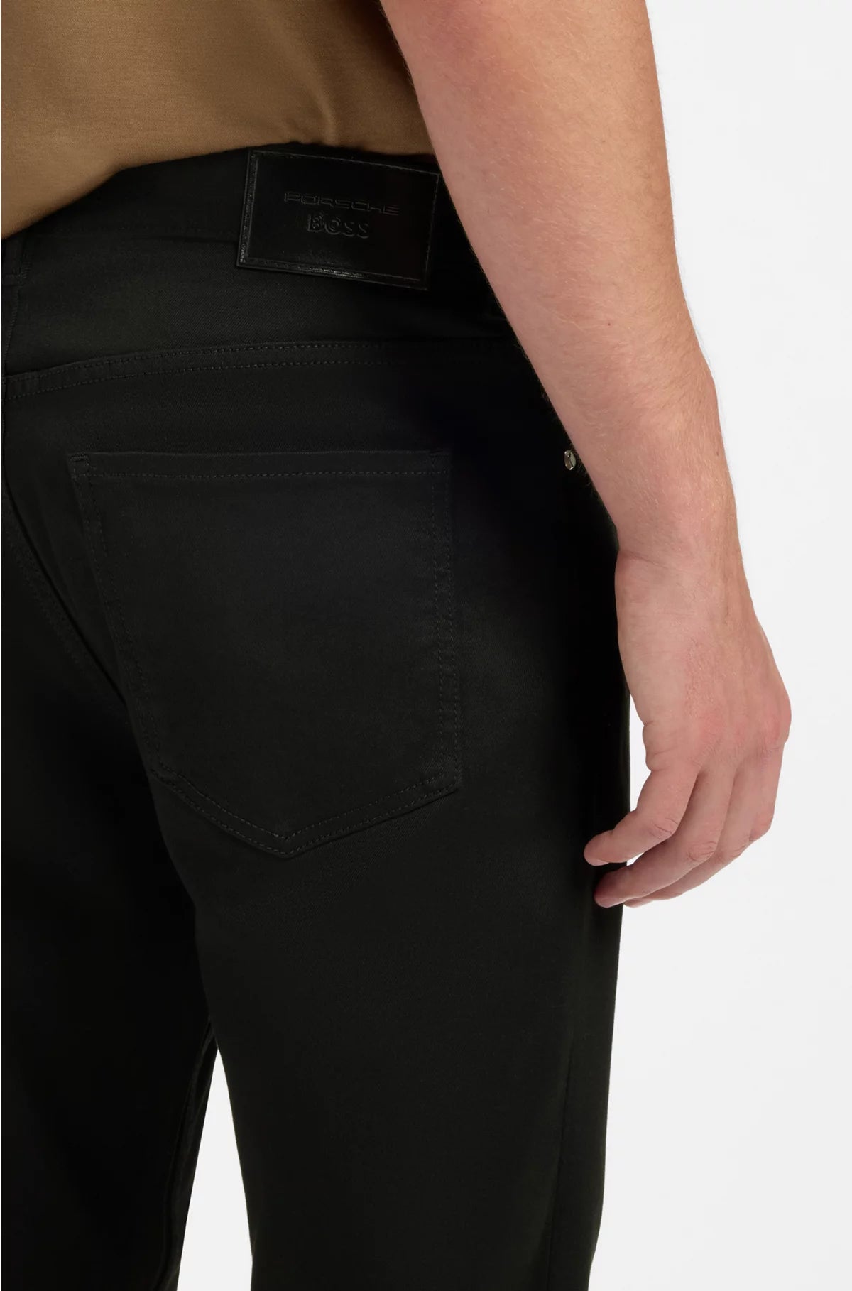 TAPERED-FIT JEANS IN BLACK STRETCH DENIM