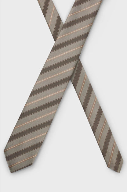 DIAGONAL-STRIPED TIE IN SILK JACQUARD