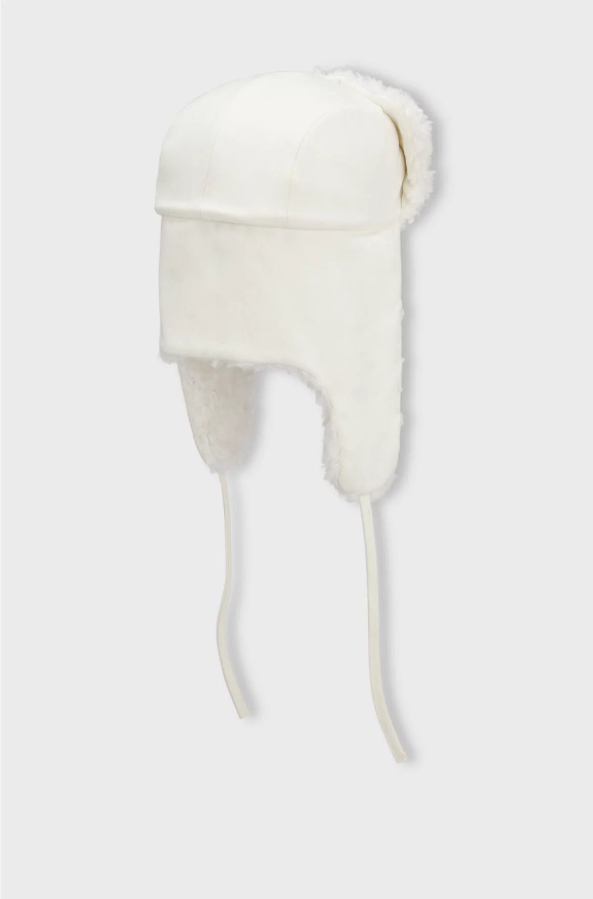 HAT WITH TEDDY TRIMS